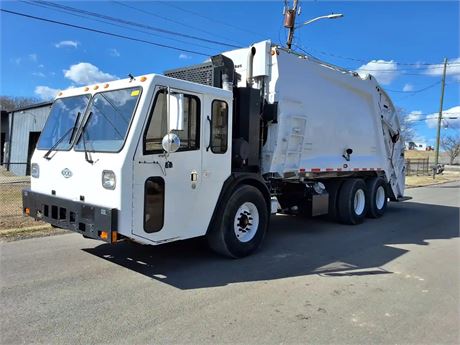2013 CRANE CARRIER COMPANY (CCC) LET